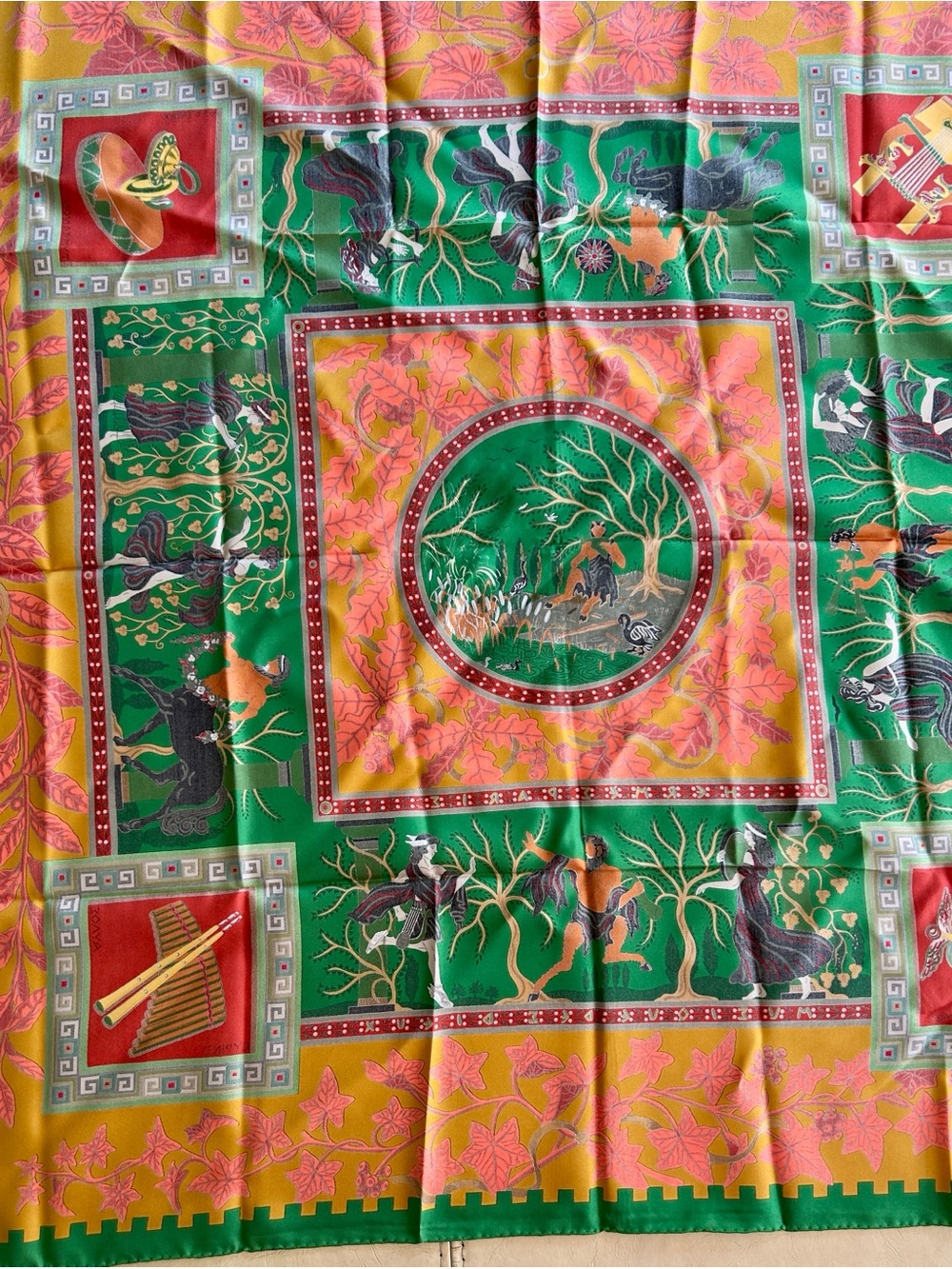 Hermès Musique des Dieux Silk Carré 90 cm Scarf Vintage Claudia Stuhlhofer-Mayr - Picture 10 of 10